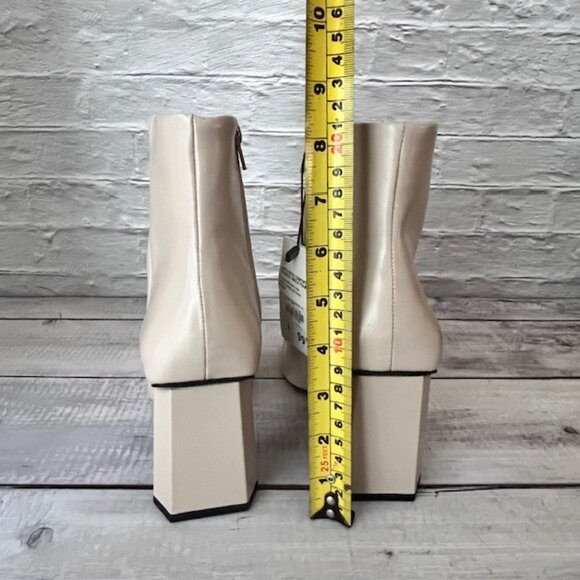 ZARA -Triangular Heeled Ankle Boot - Picture 4 of 10